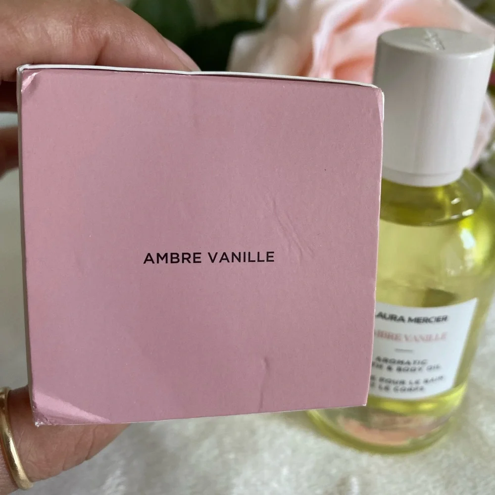 Laura Mercier Ambre Vanille Bath & Body Oil - Picture 3 of 8